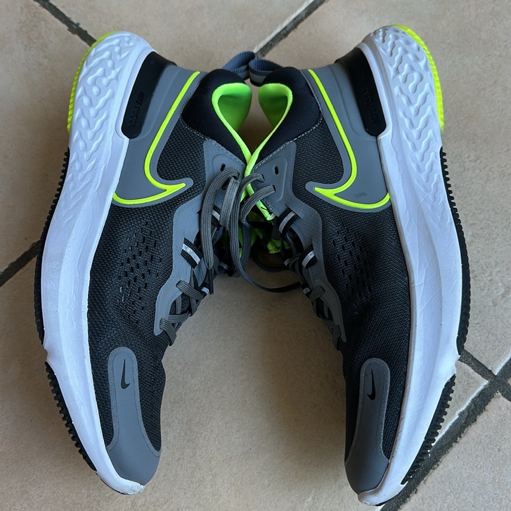 Like-new Nike sneakers